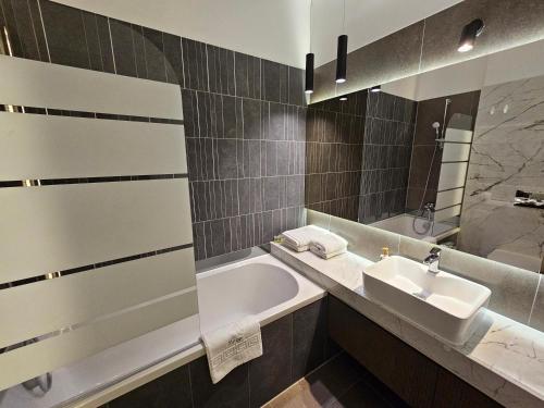 One-Bedroom Apartment image 1