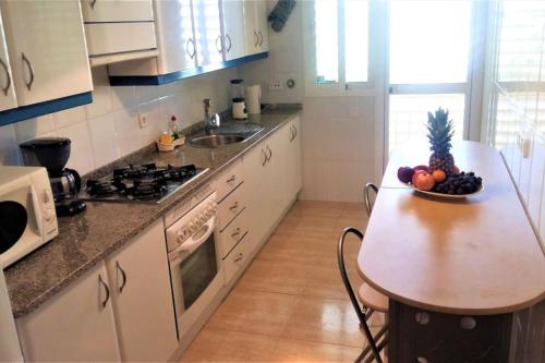 keittiö, Charming 3 bed apartment @ Al-Sakia Village in Vila Sol