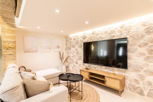 Two-Bedroom House image 9