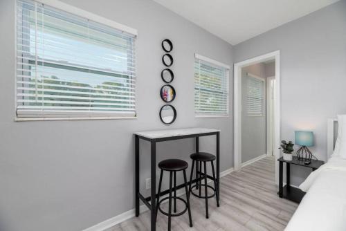Short Walk to Wilton Drive Apt5 in Fort Lauderdale, USA