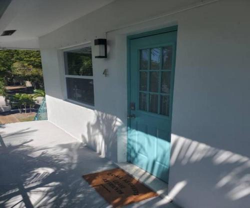 Short Walk to Wilton Drive Apt4 in Fort Lauderdale, USA