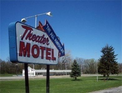 Theater Motel in Westfield, USA