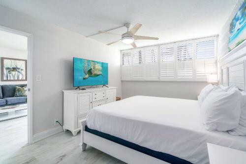 Kanai a Nalu 314 - Newly Renovated, Oceanfront, AC