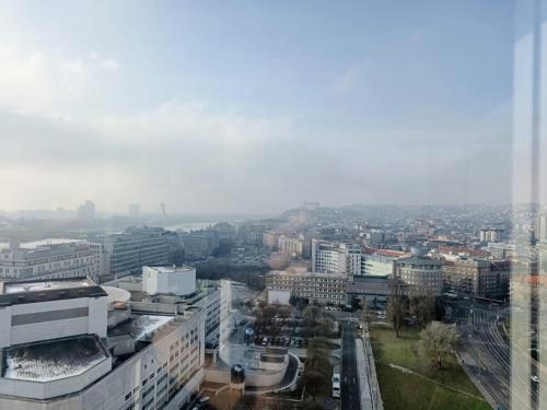 SAG Panorama Apartment 3 rooms 19th floor Great view Free parking, Bratysława (zdjęcie 8)