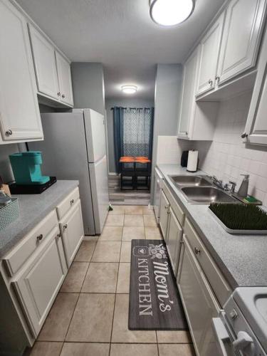 Blue Shark *B2* @ Bellaire 1BR King Apartment Near Medical Center in Houston, USA