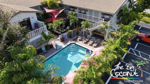 The Big Coconut Guesthouse - Gay Men's Resort near Fort Lauderdale Beach