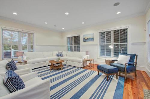 1 Palm Court in Isle of Palms, USA