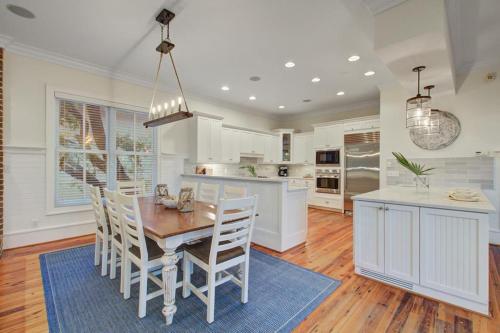 1 Palm Court in Isle of Palms, USA