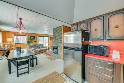 Mt Gore Cabin with Pool Table Back Yard and Fire Pit - image 7