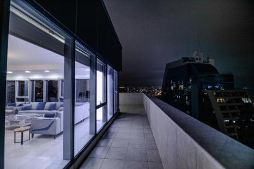 LUXURY SKY Apartment MEGAFUN Residance
