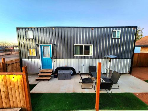 Tiny Home Hot Tub - Accommodation - Colorado City