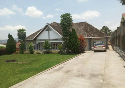 Charming 5-Bed House in Kigali photo 1