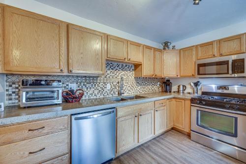 Pet-Friendly Florissant Cabin with Fire Pit! in Florissant, USA