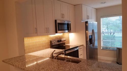 Sun&Fun - Beautiful renovated 2/2 villa in Jupiter in Jupiter, USA