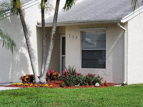 Sun&Fun - Beautiful renovated 2/2 villa in Jupiter in Jupiter, USA