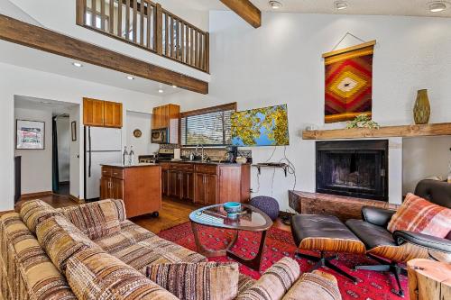 Delightful 1 Bdrm Country Club Retreat With Mt Elden Views! - Flagstaff, AZ