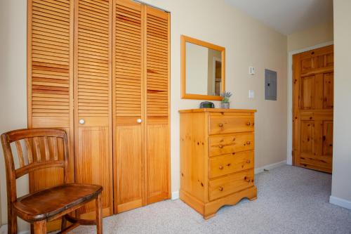 Two-Bedroom Townhouse image 9