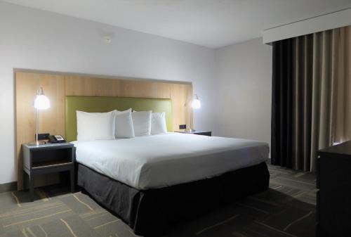 GreenTree Inn&Suites Phoenix Sky Harbor - Hotel - Phoenix