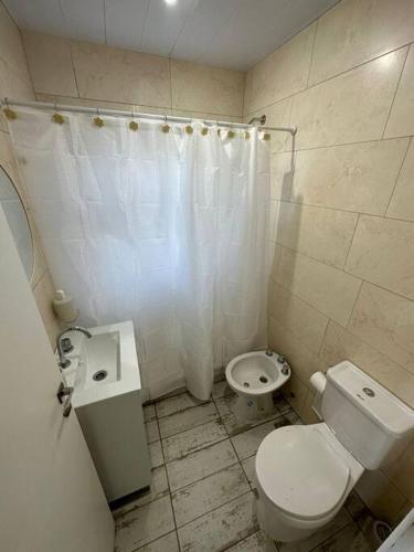 Bathroom, Calido lugar temporario in Barrio Zacagnini