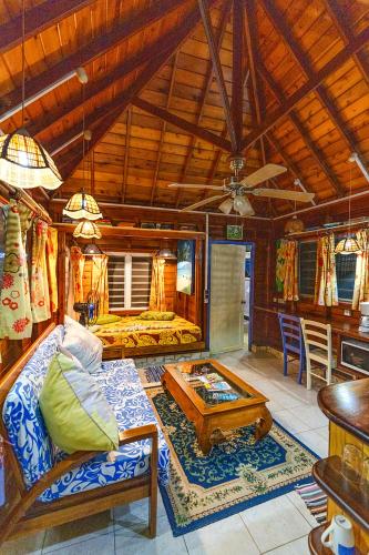 Heimanarii's Lodge - Fare Miti in ฮาอาปิติ