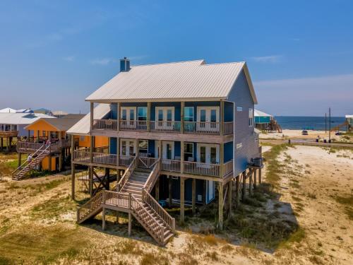 Chillax - 2810 Bienville Blvd home in Dauphin Island, USA