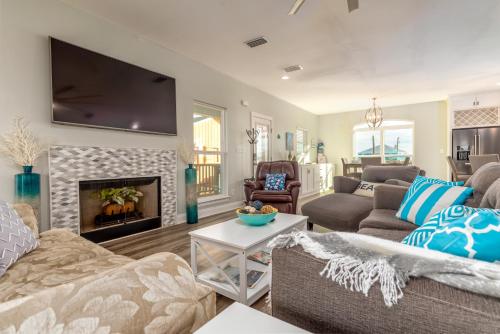 Chillax - 2810 Bienville Blvd home in Dauphin Island, USA