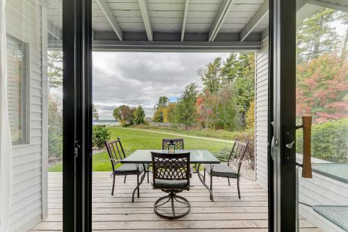 ♚ Gorgeous Sunset Views ♚ @ The Shores Lake View ☀ Condo in Acme (MI)