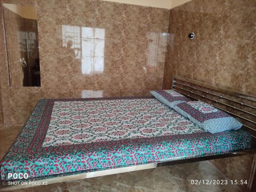 Akshaya Rooms in Mathiyazhagan