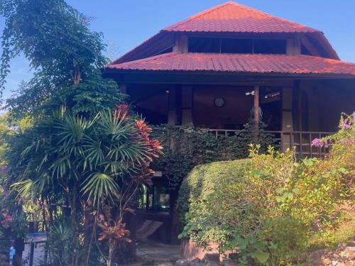 Mae Chan Treehouse with swimming pool in Mae Chan