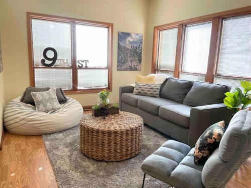 2bed Tree-Themed Home, Near Natl Park, Beach in Michigan City, USA