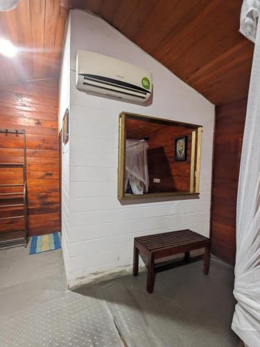 1 double bed, 1 twin bed
