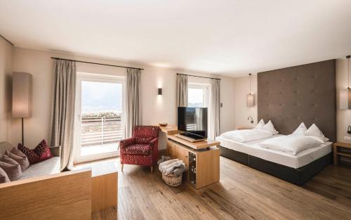 Hotel Mitterplatt (Schenna Resort) Room Type - Suite with Balcony