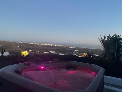 private loft-sea views-Jacuzzi