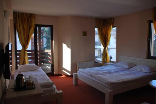 Double Room with Balcony (2 Adults + 1 Child)