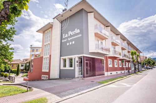 Hotel La Perla D'Olot - image 11
