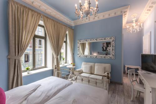 room detail thumbnail 0