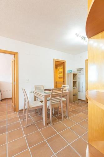 Holidays, Arttyfal, 2 Dormitorios para 4 personas, parking y wi-fi