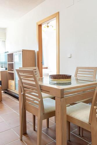 Holidays, Arttyfal, 2 Dormitorios para 4 personas, parking y wi-fi