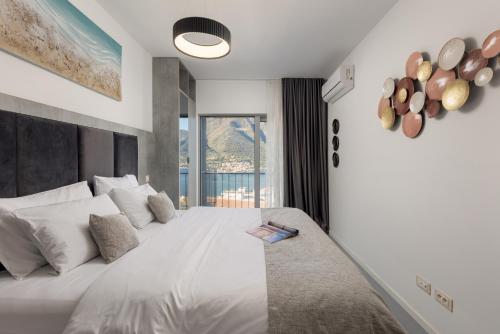 One-Bedroom Apartment image 4