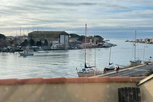 Appartement calme vue sur l'herault et la mer in Agde