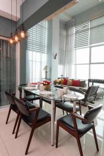 Karaoke,XBox,Foosball,Billiard,Air Hockey,Ping Pong & Board Games