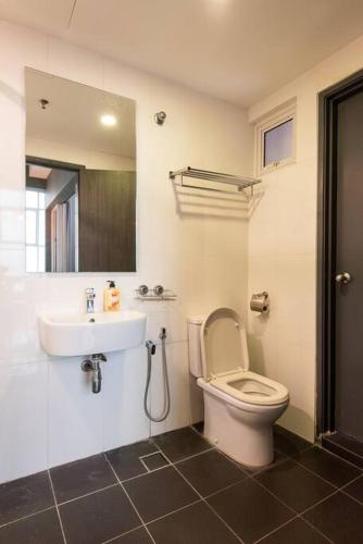 Karaoke,XBox,Foosball,Billiard,Air Hockey,Ping Pong & Board Games