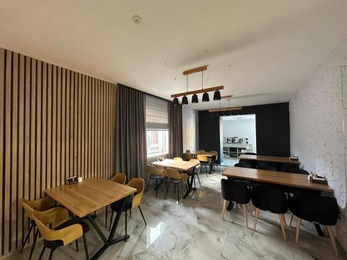 餐廳, Villa Shale MarSo in 波利亞尼察