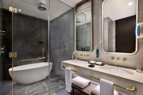 room detail thumbnail 2