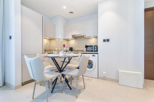 STAY BY LATINEM Luxury 1BR Holiday Home CVR B2704 near Burj Khalifa, Dubaj (fotografie 5)
