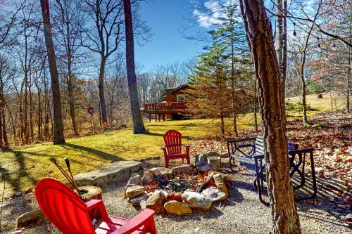 Pine Woods Cabin in McHenry, USA