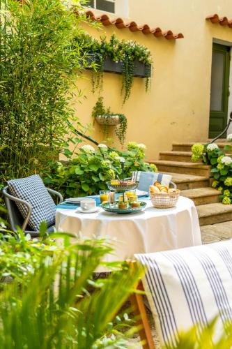 Hotel Vendome - image 12