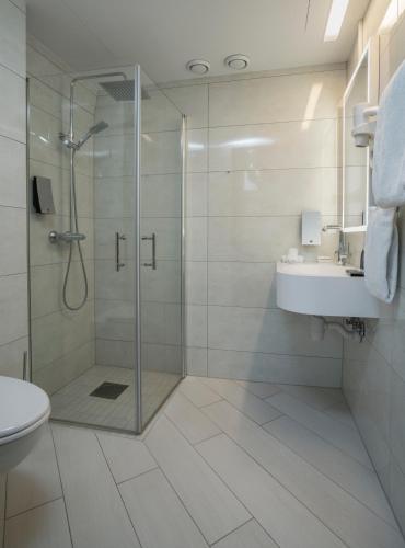 Business Double Room image 7