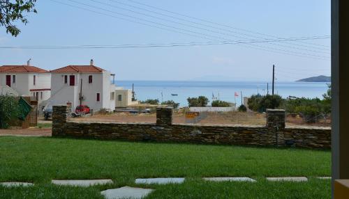 Rooster Guesthouse Rooms - image 2