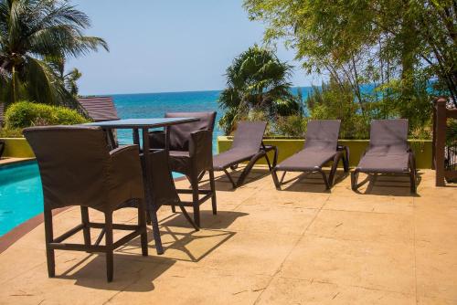 ชายหาด, MARIBELLA@CRYSTAL COVE OCHO RIOS in โคโคนัทโกรฟ